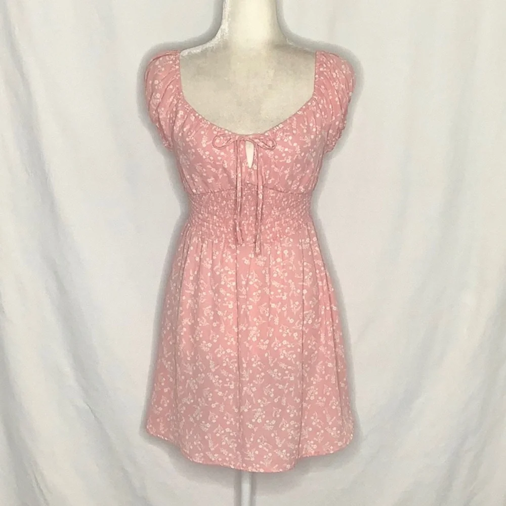Love Tree Smocked Milkmaid Ditsy Floral Dress Size S - Picture 1 of 14